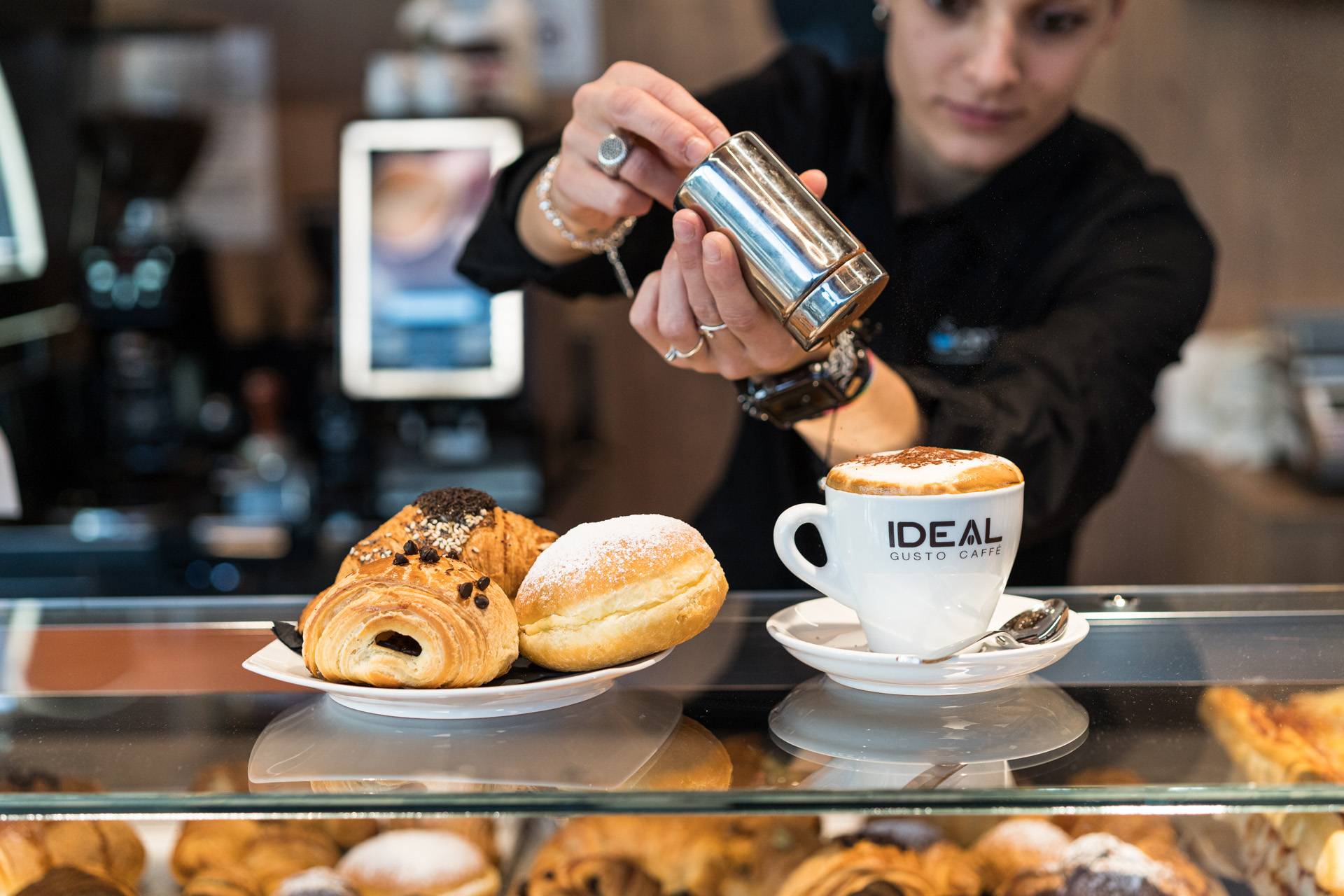 shorts cafè-tavernerio-colazioni-caffetteria-aperitivi-pranzi (41)